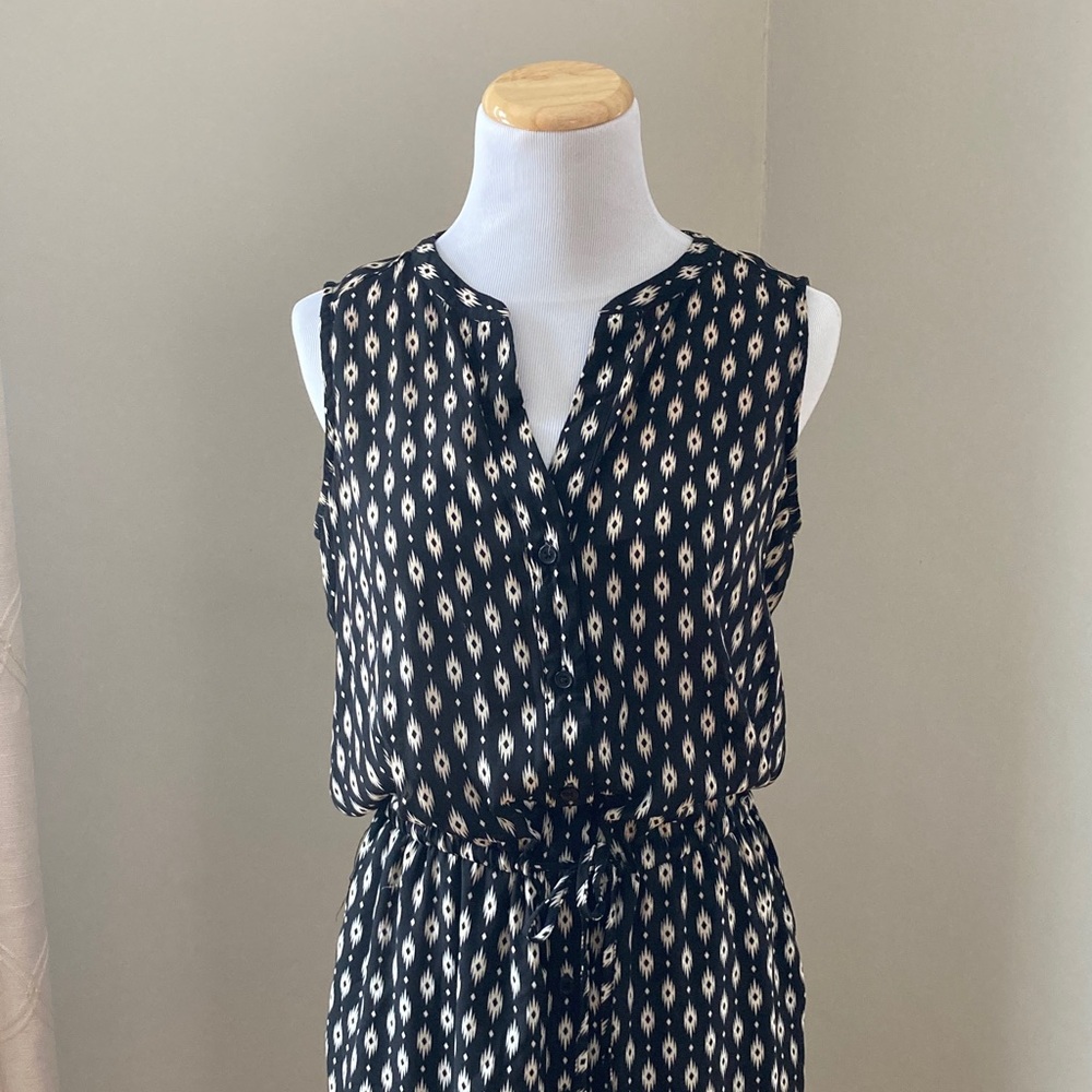 Rose & Olive - Black and Cream Patterned Midi Dress - Picture 2 of 6